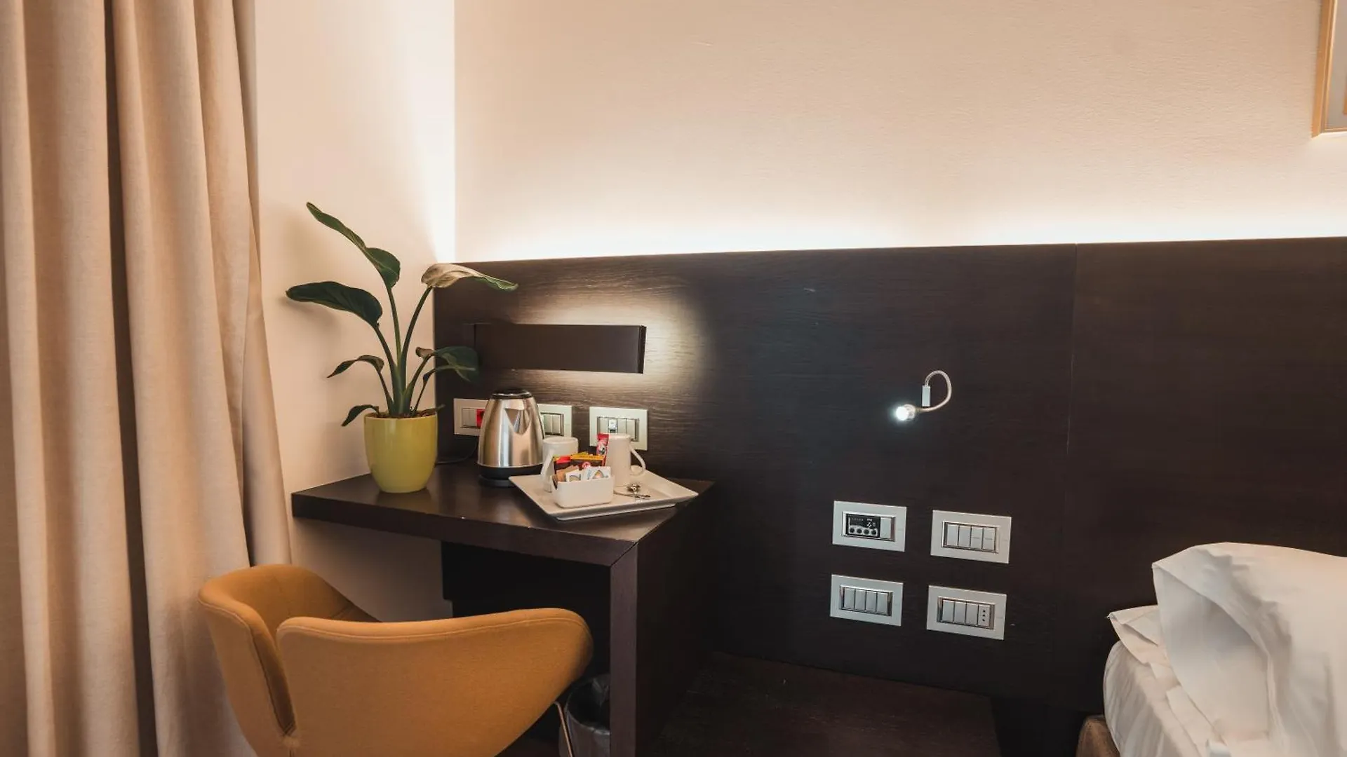 Mod 05 Bike Hotel ساندرا