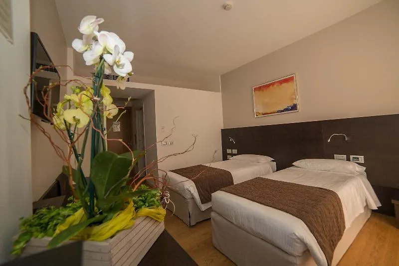 ***  Mod 05 Bike Hotel ساندرا إيطاليا